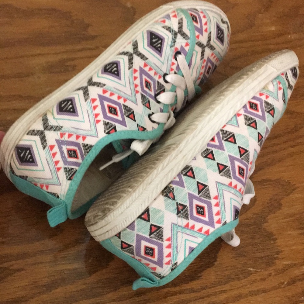 Womens SZ 8 Geometric Pattern Sneakers - Picture 7 of 10
